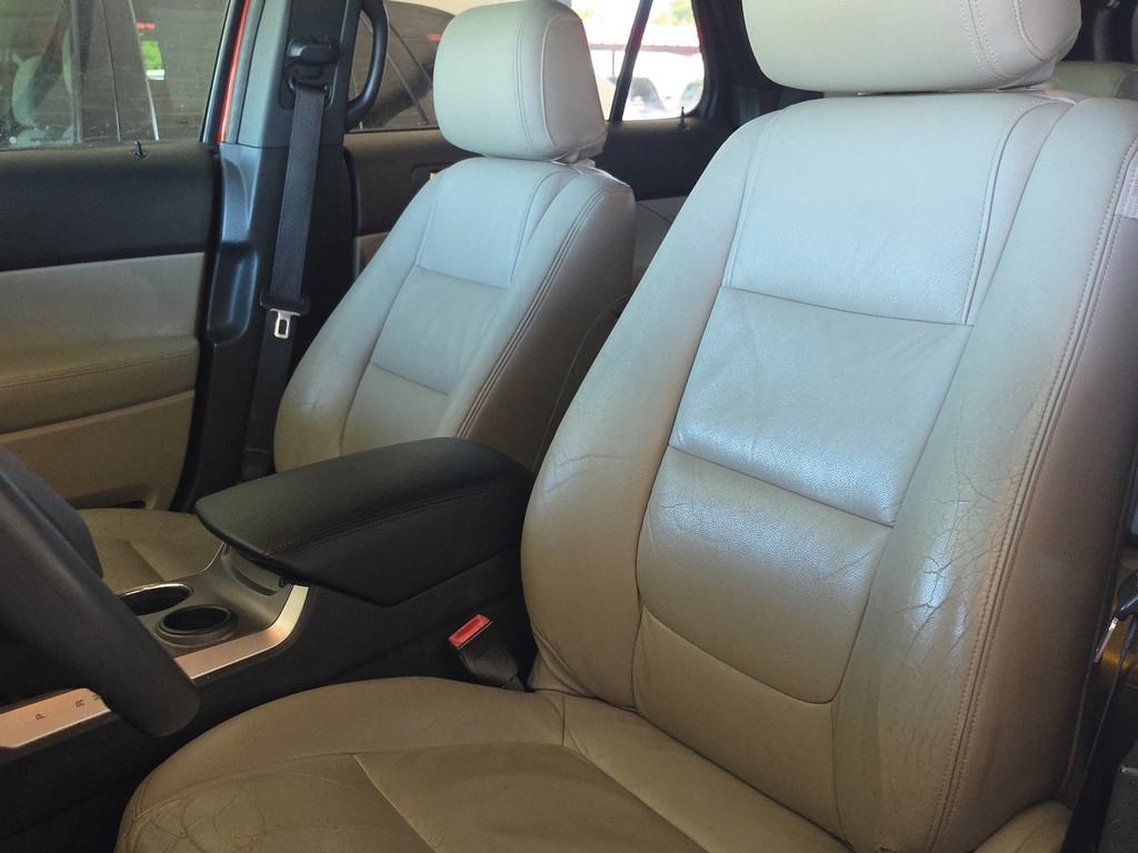 Ford Explorer Vehicle Image 20