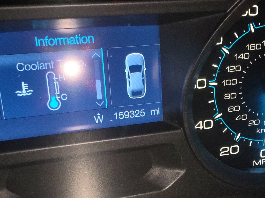 Ford Explorer Vehicle Image 30
