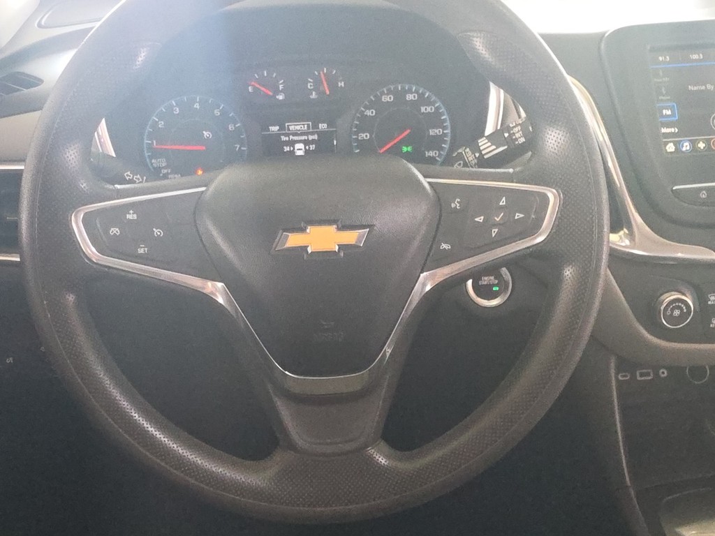Chevrolet Equinox Vehicle Full-screen Gallery Image 15