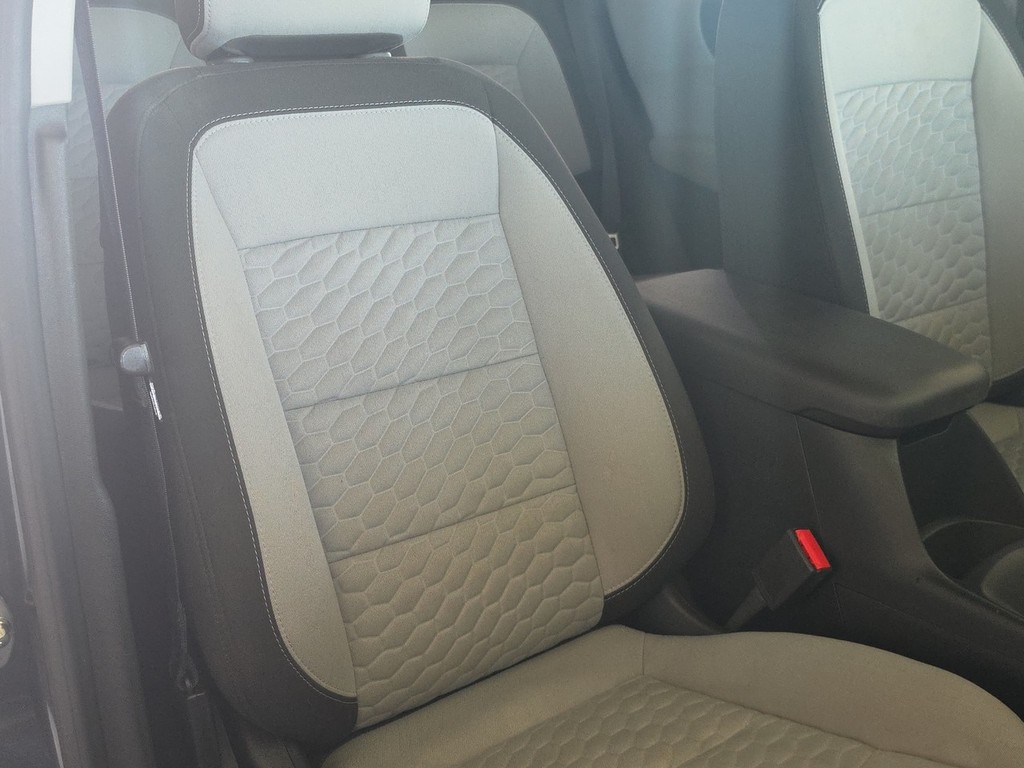 Chevrolet Equinox Vehicle Full-screen Gallery Image 19