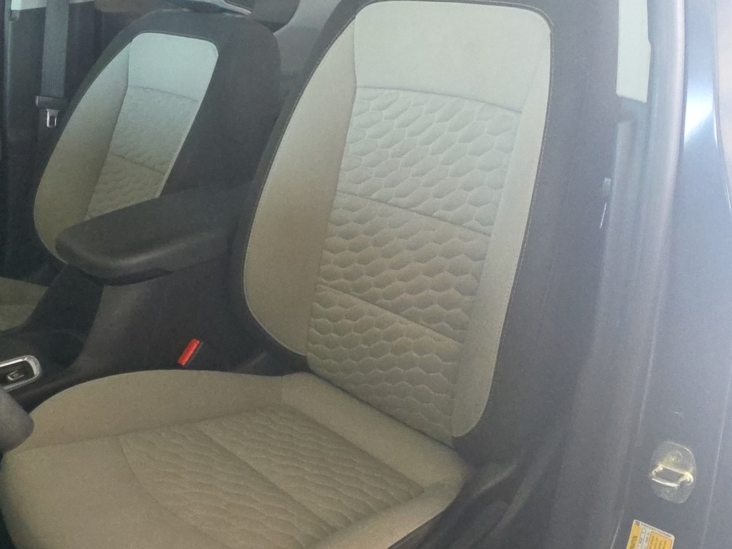 Chevrolet Equinox Vehicle Full-screen Gallery Image 20