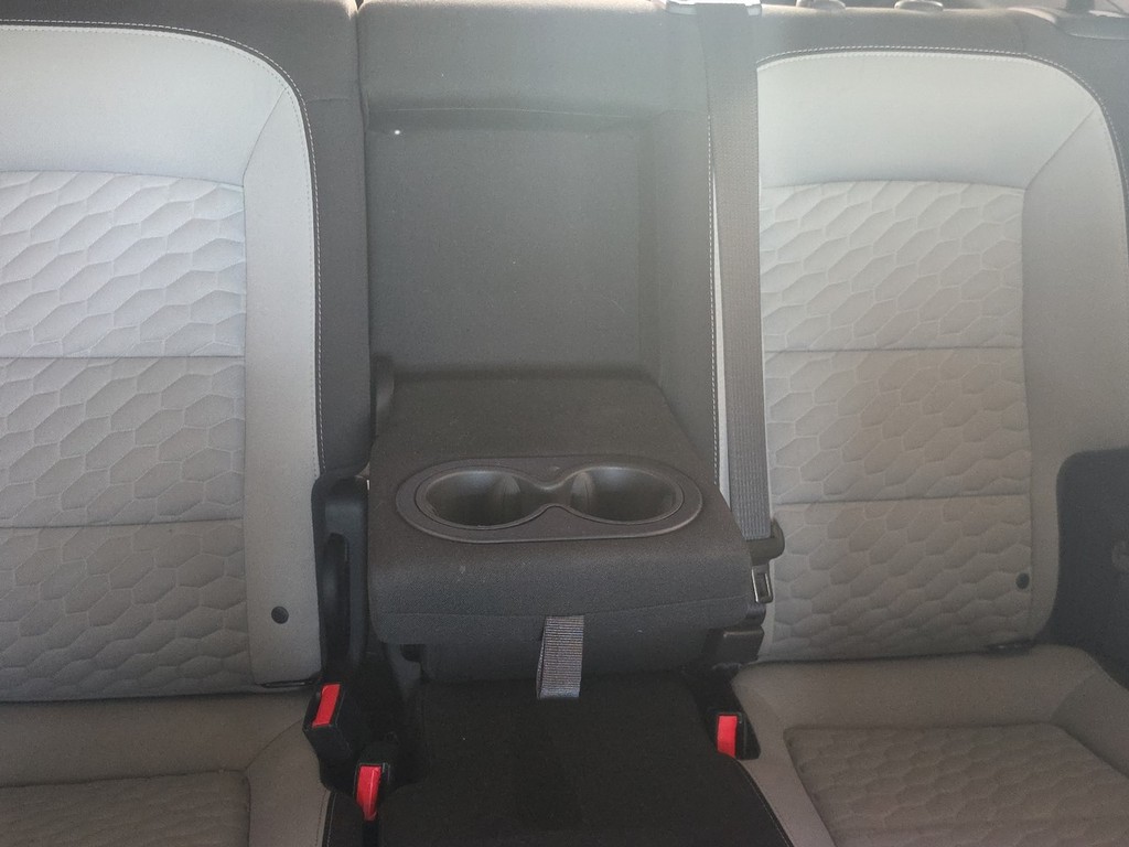 Chevrolet Equinox Vehicle Full-screen Gallery Image 21