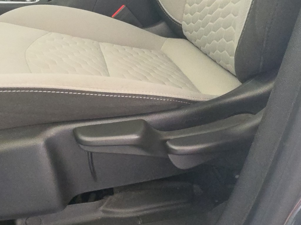 Chevrolet Equinox Vehicle Full-screen Gallery Image 24