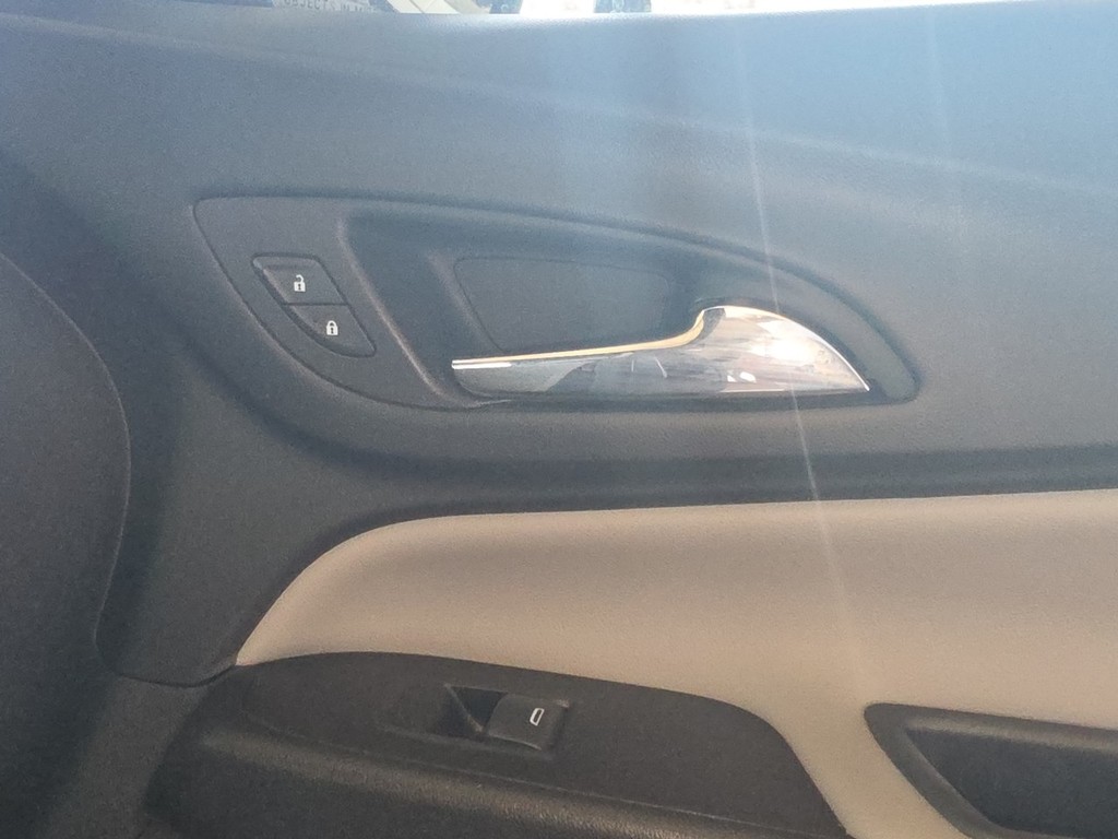 Chevrolet Equinox Vehicle Full-screen Gallery Image 26