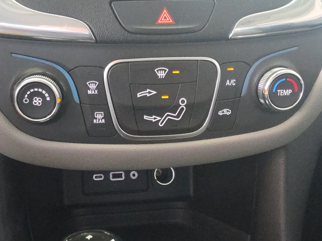 Chevrolet Equinox Vehicle Full-screen Gallery Image 31