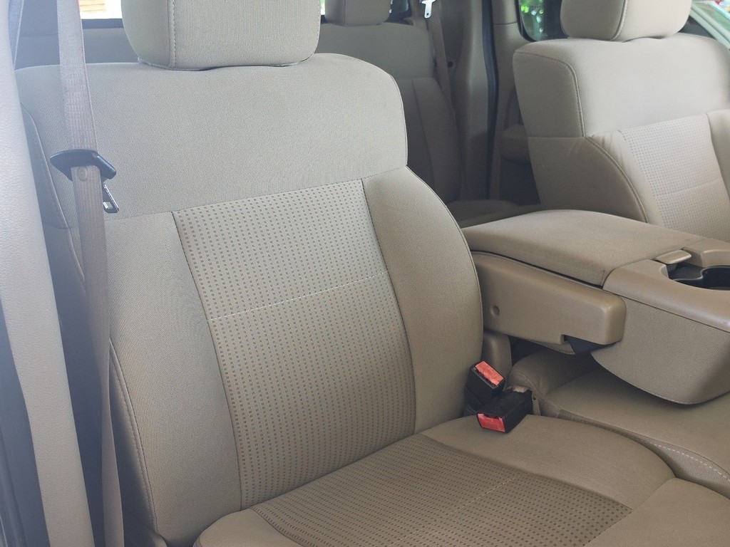 Ford F-150 Vehicle Full-screen Gallery Image 19
