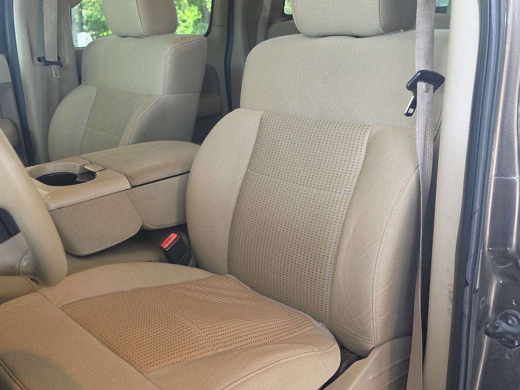 Ford F-150 Vehicle Full-screen Gallery Image 20