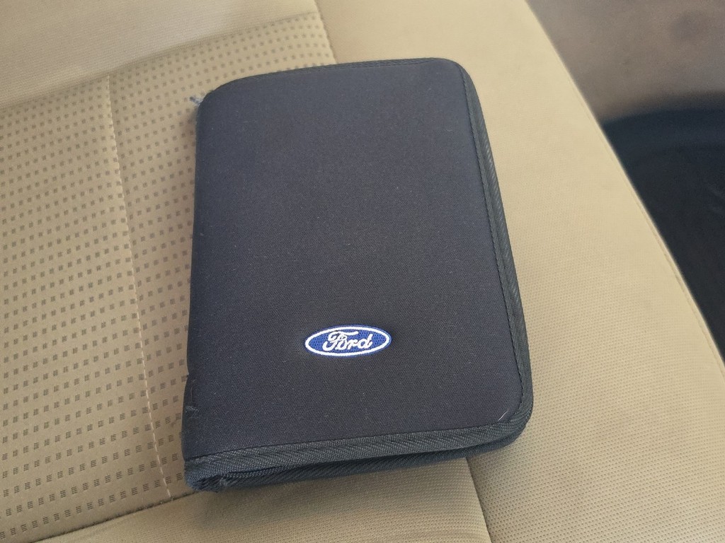 Ford F-150 Vehicle Full-screen Gallery Image 21