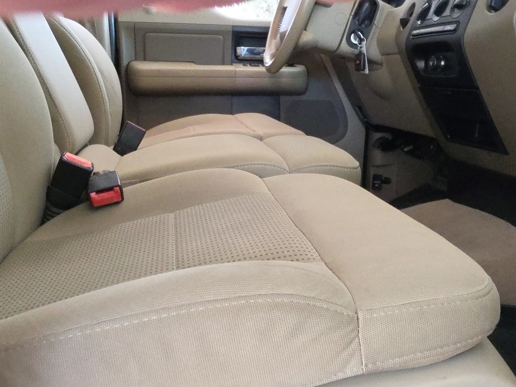 Ford F-150 Vehicle Full-screen Gallery Image 22