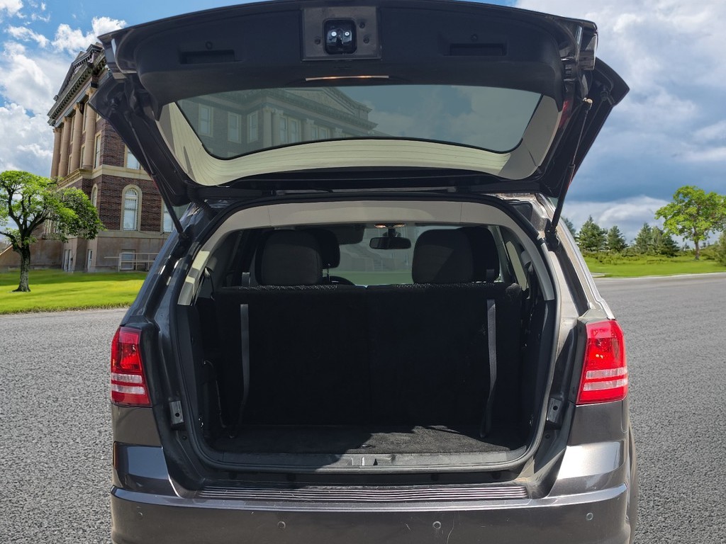 Dodge Journey Vehicle Full-screen Gallery Image 5