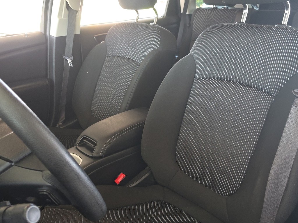 Dodge Journey Vehicle Full-screen Gallery Image 20