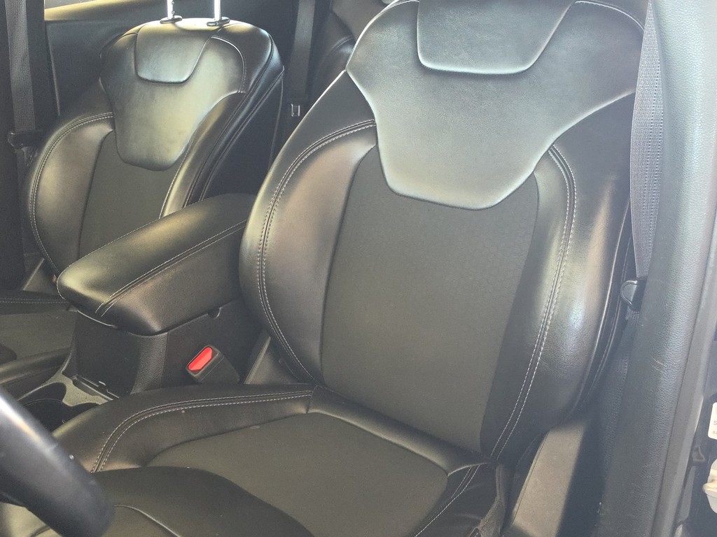 Jeep Cherokee Vehicle Full-screen Gallery Image 20