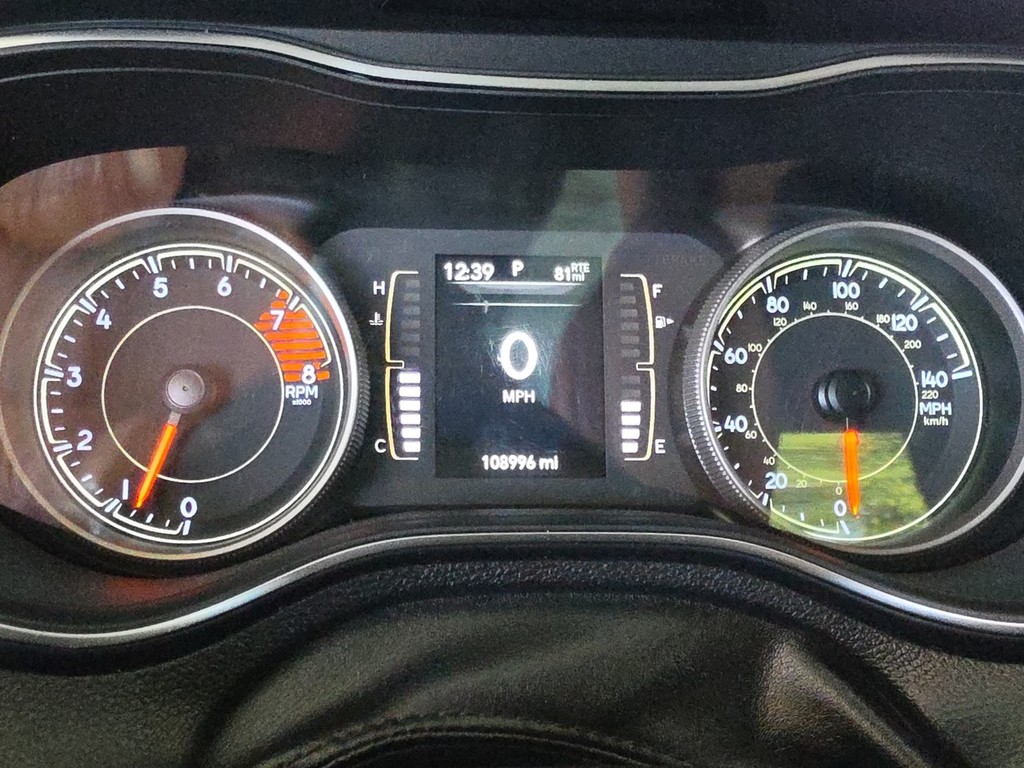 Jeep Cherokee Vehicle Full-screen Gallery Image 30