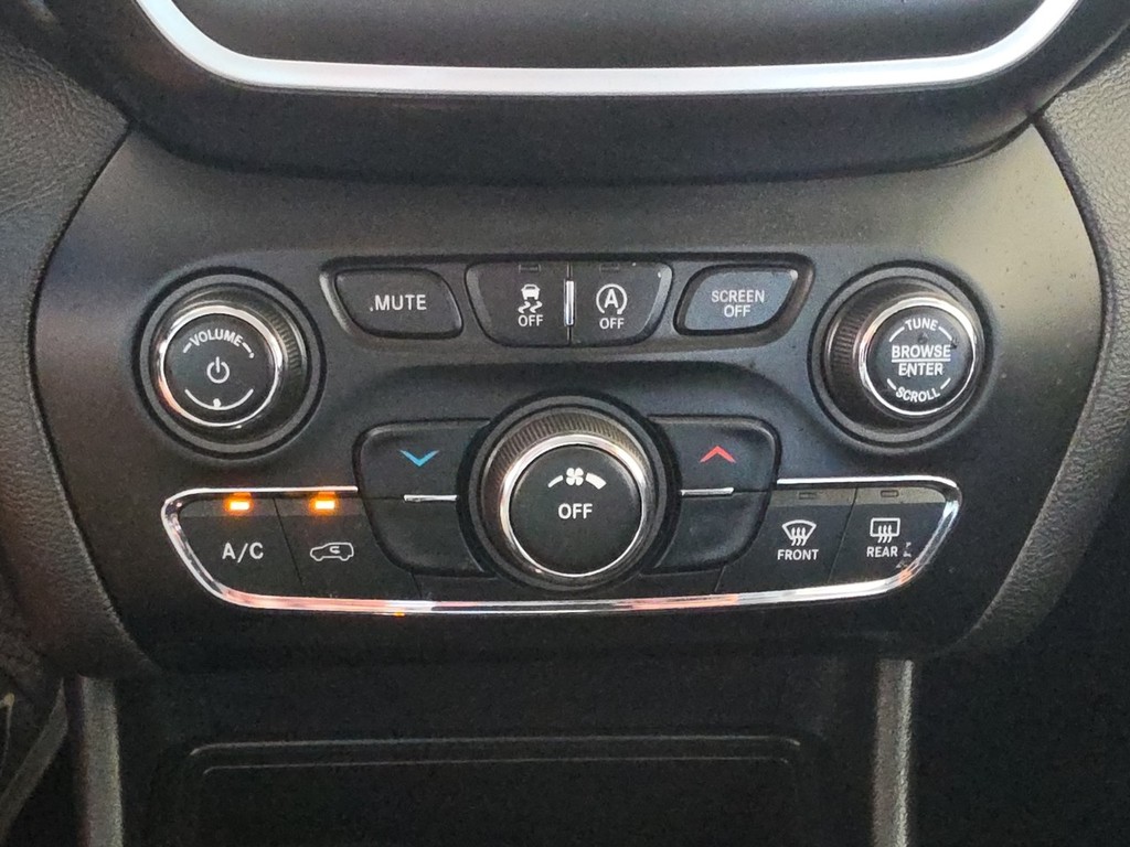 Jeep Cherokee Vehicle Full-screen Gallery Image 31