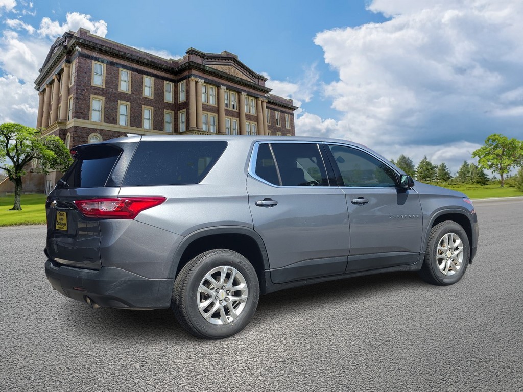 Chevrolet Traverse Vehicle Full-screen Gallery Image 3