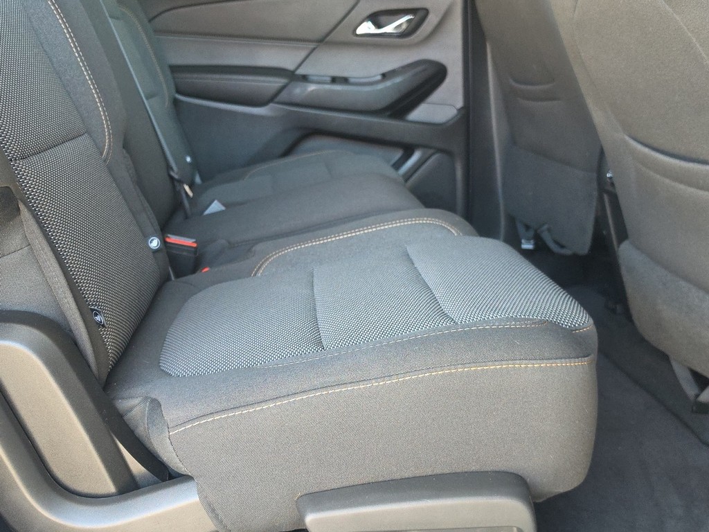 Chevrolet Traverse Vehicle Full-screen Gallery Image 10