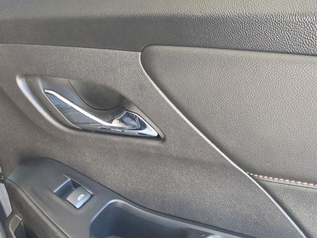 Chevrolet Traverse Vehicle Full-screen Gallery Image 13