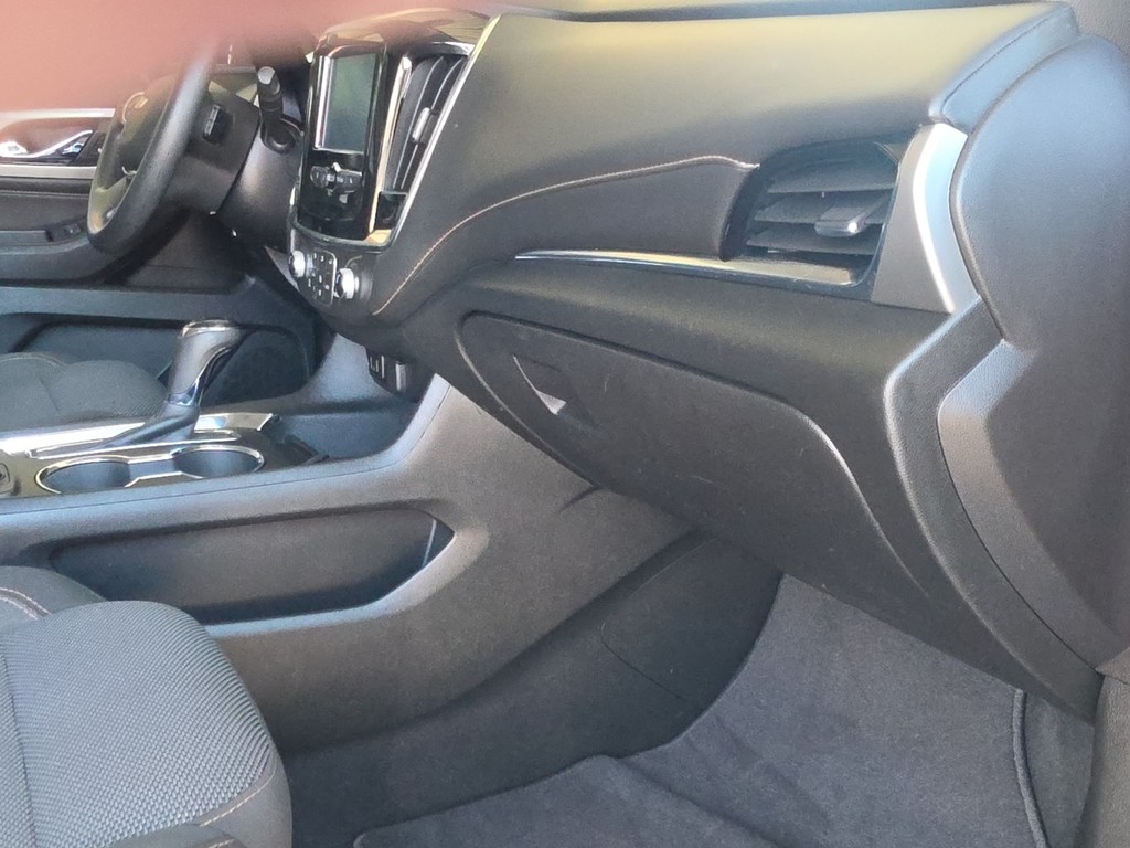 Chevrolet Traverse Vehicle Full-screen Gallery Image 14