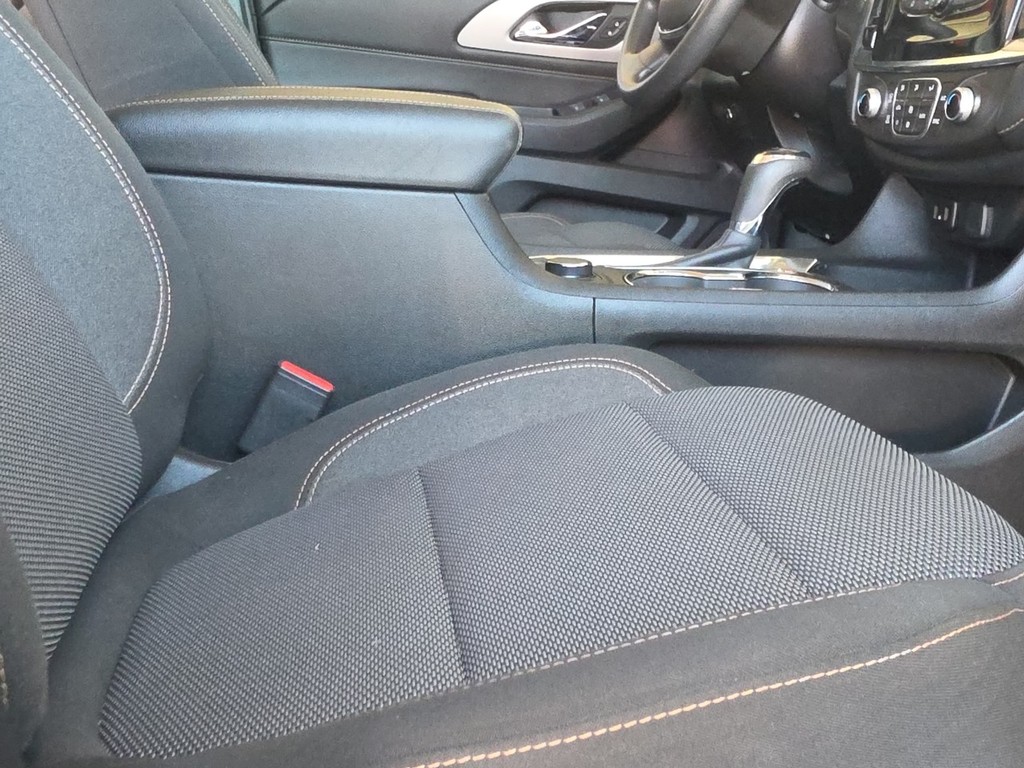 Chevrolet Traverse Vehicle Full-screen Gallery Image 22