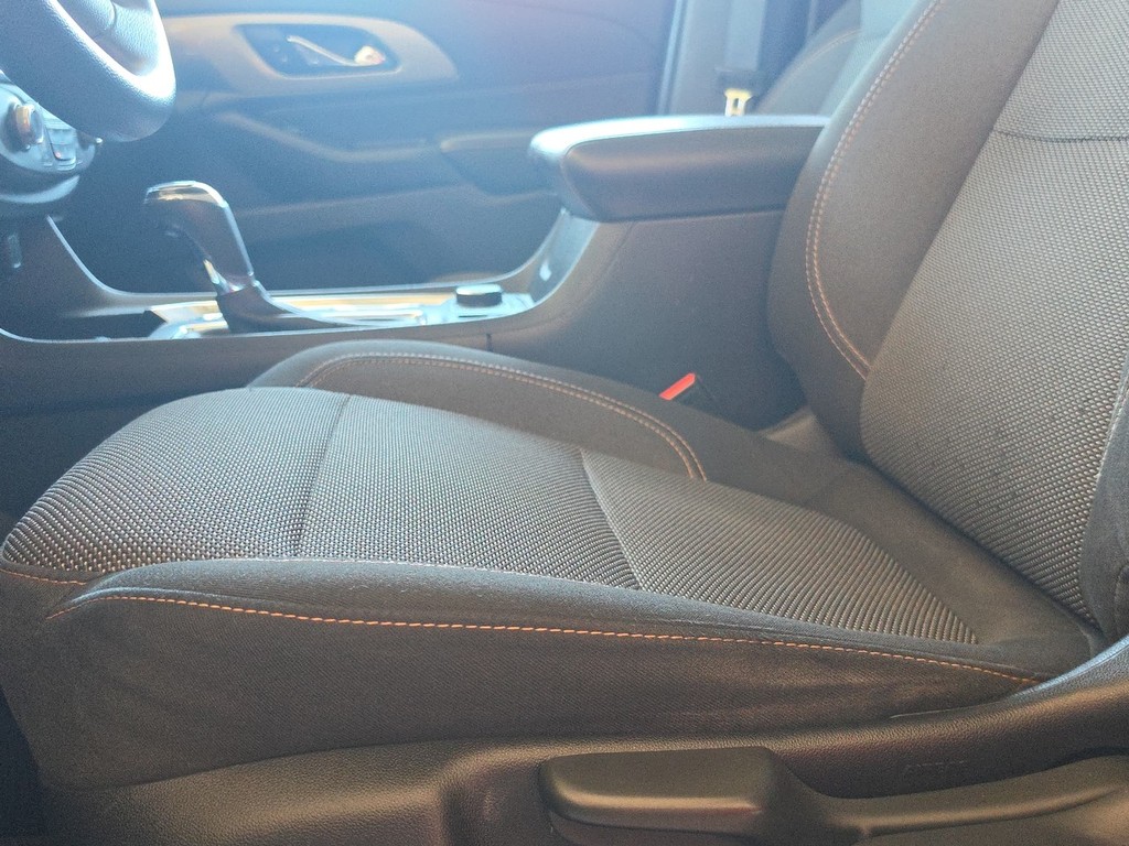 Chevrolet Traverse Vehicle Full-screen Gallery Image 23