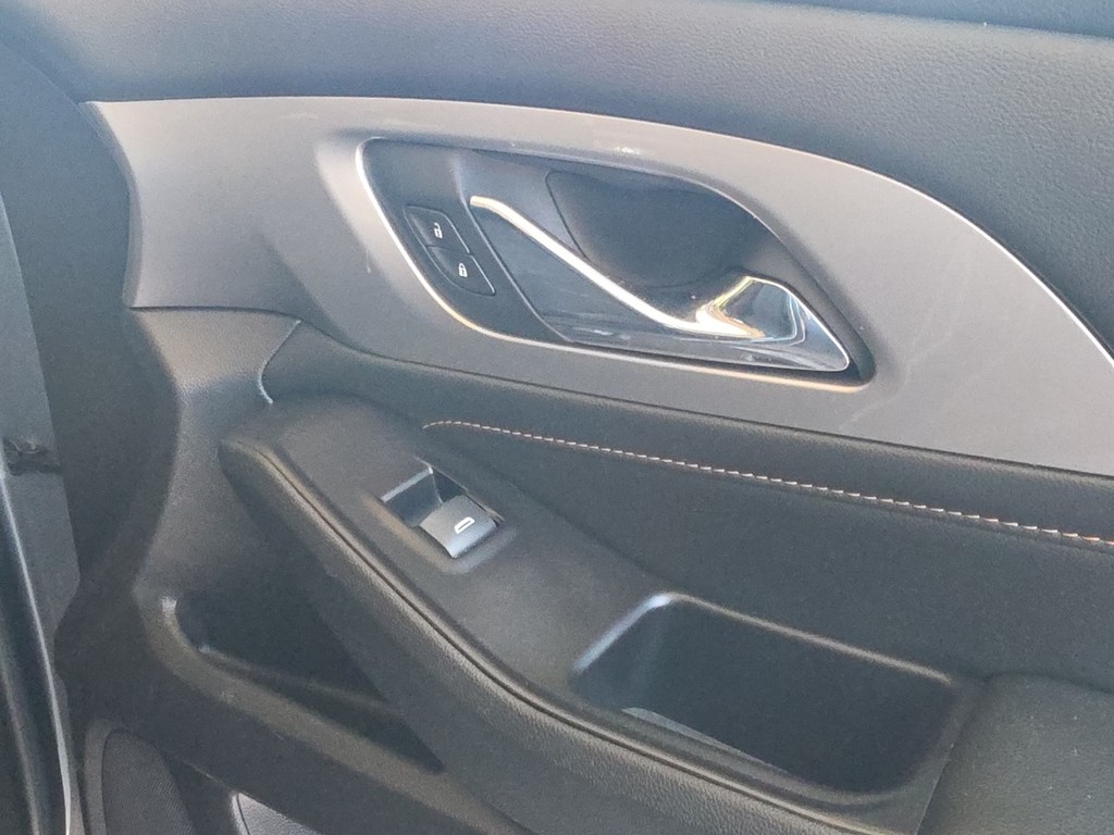 Chevrolet Traverse Vehicle Full-screen Gallery Image 26