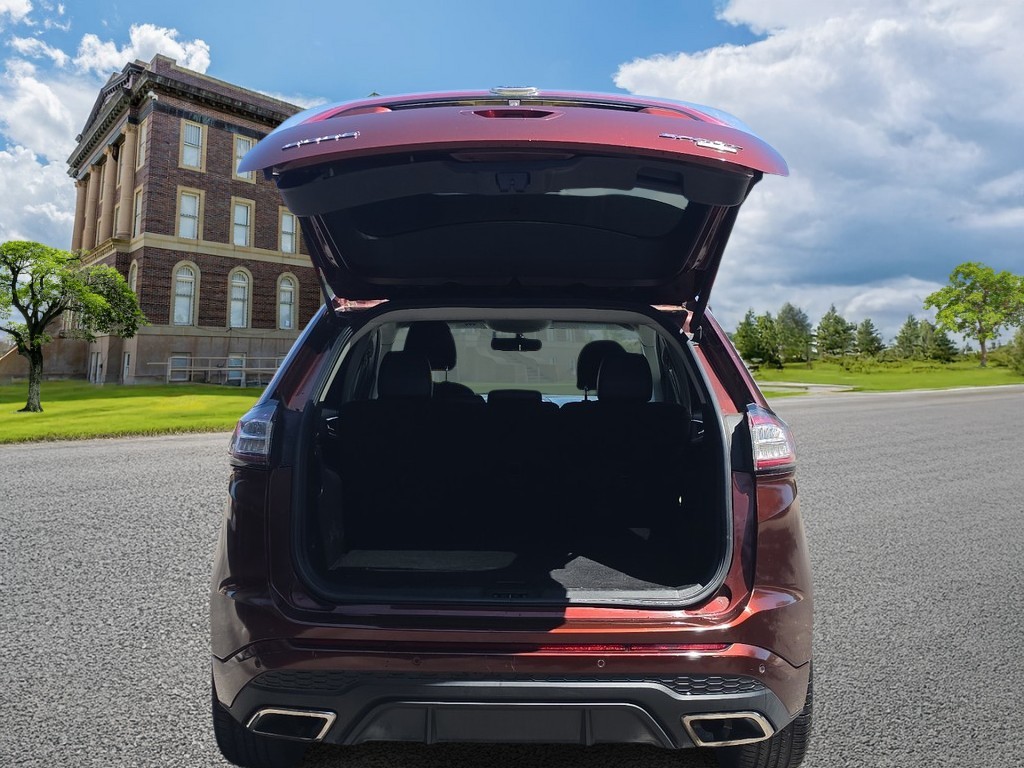 Ford Edge Vehicle Full-screen Gallery Image 5