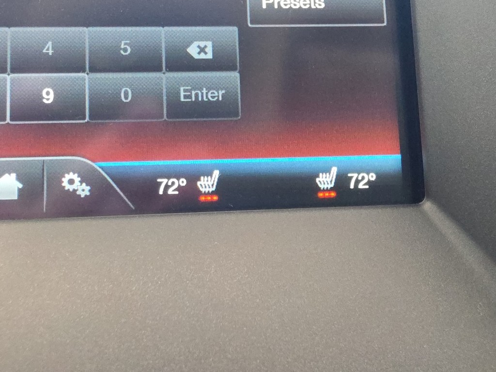 Ford Edge Vehicle Full-screen Gallery Image 13