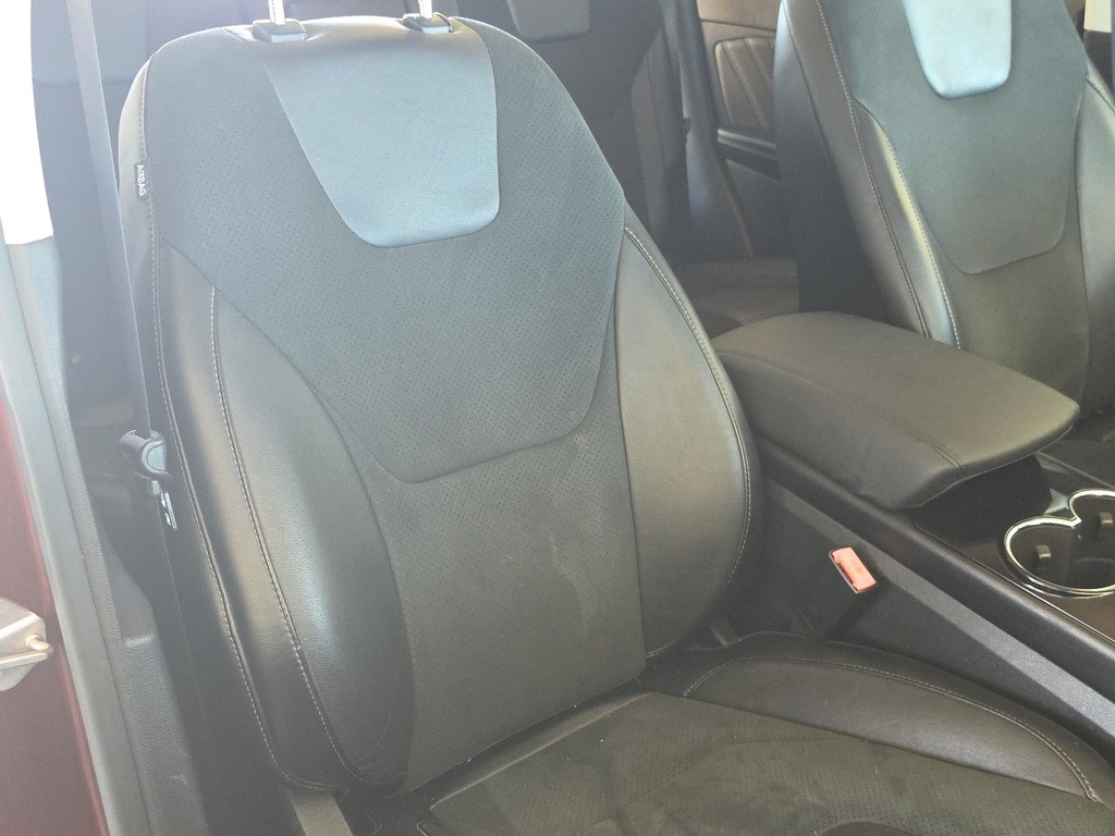 Ford Edge Vehicle Full-screen Gallery Image 19