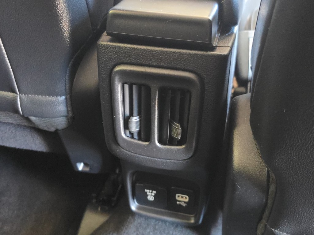 Jeep Compass Vehicle Full-screen Gallery Image 13
