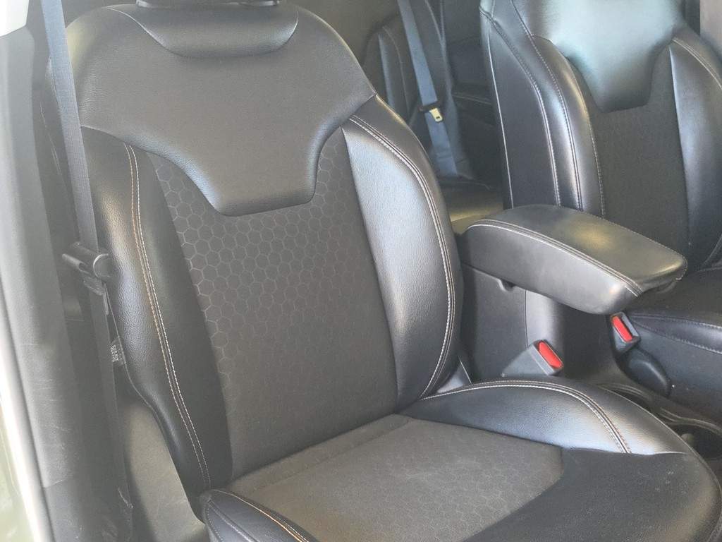 Jeep Compass Vehicle Full-screen Gallery Image 19