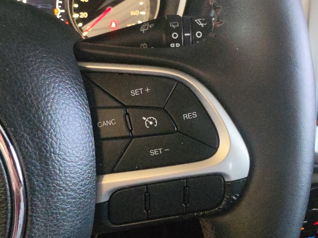 Jeep Compass Vehicle Full-screen Gallery Image 29