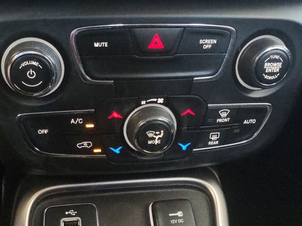 Jeep Compass Vehicle Full-screen Gallery Image 31
