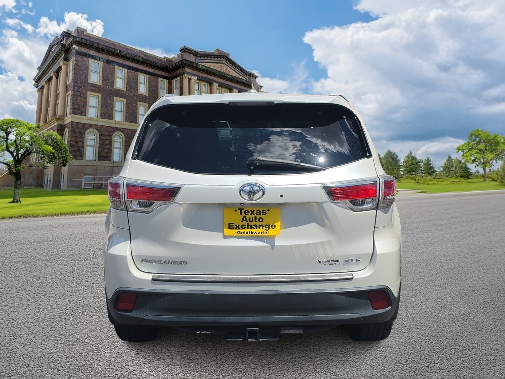 Toyota Highlander Vehicle Full-screen Gallery Image 4
