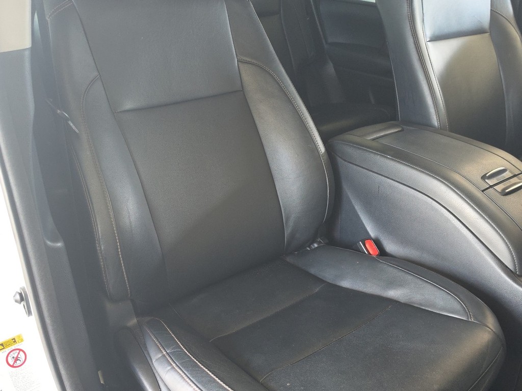 Toyota Highlander Vehicle Full-screen Gallery Image 19