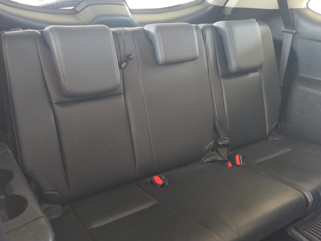 Toyota Highlander Vehicle Full-screen Gallery Image 21