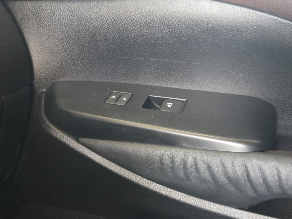 Toyota Highlander Vehicle Full-screen Gallery Image 26