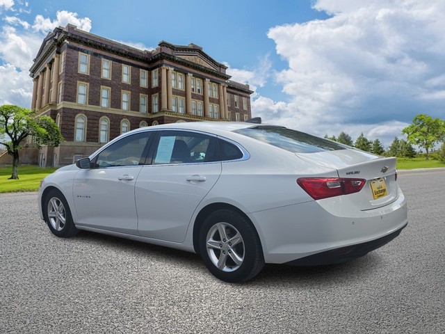 Chevrolet Malibu Vehicle Full-screen Gallery Image 06