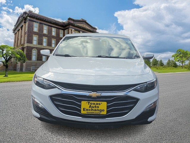 Chevrolet Malibu Vehicle Full-screen Gallery Image 09