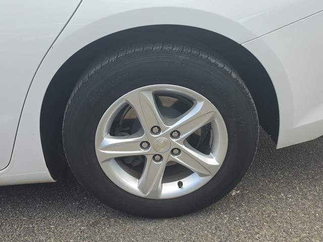 Chevrolet Malibu Vehicle Full-screen Gallery Image 10