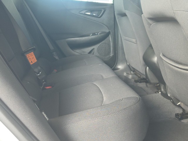 Chevrolet Malibu Vehicle Full-screen Gallery Image 11
