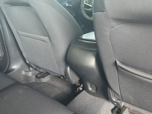 Chevrolet Malibu Vehicle Full-screen Gallery Image 12