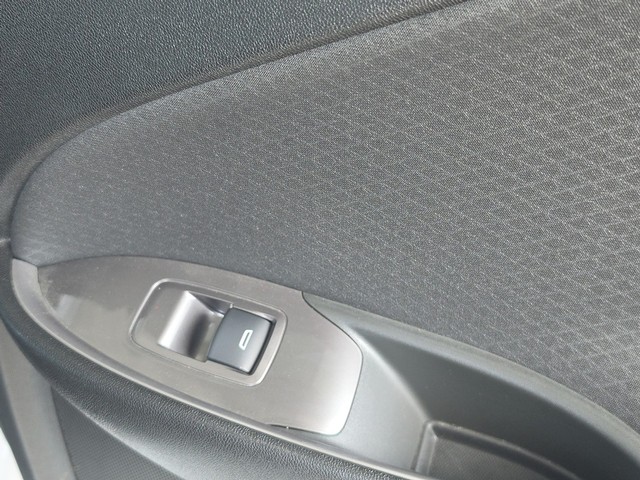 Chevrolet Malibu Vehicle Full-screen Gallery Image 13