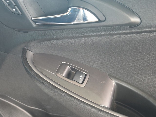 Chevrolet Malibu Vehicle Full-screen Gallery Image 26