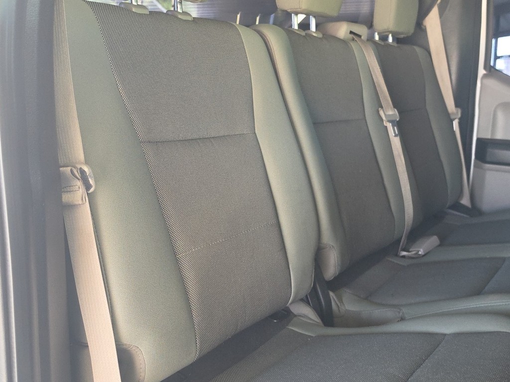 Ford F-150 Vehicle Full-screen Gallery Image 13