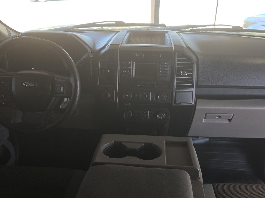 Ford F-150 Vehicle Full-screen Gallery Image 14