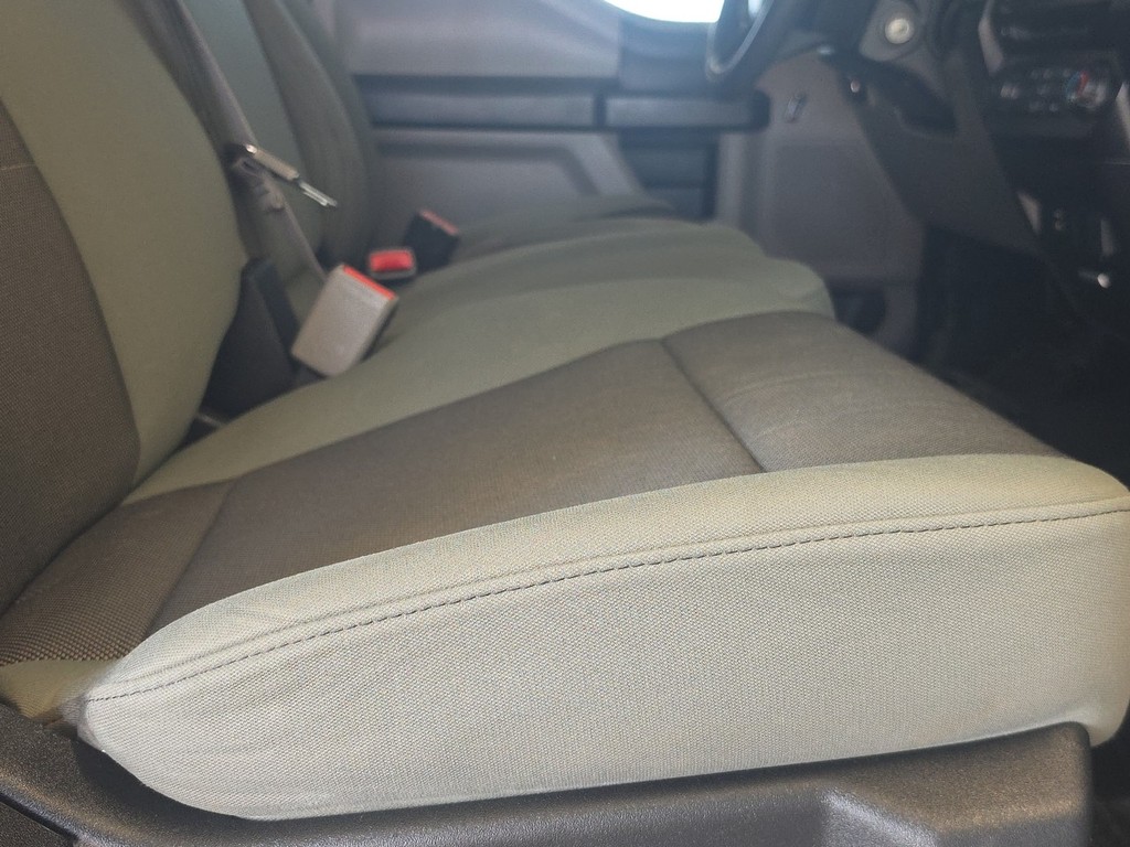 Ford F-150 Vehicle Full-screen Gallery Image 22