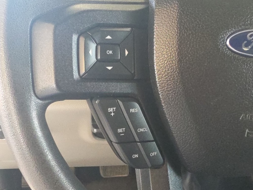Ford F-150 Vehicle Full-screen Gallery Image 28