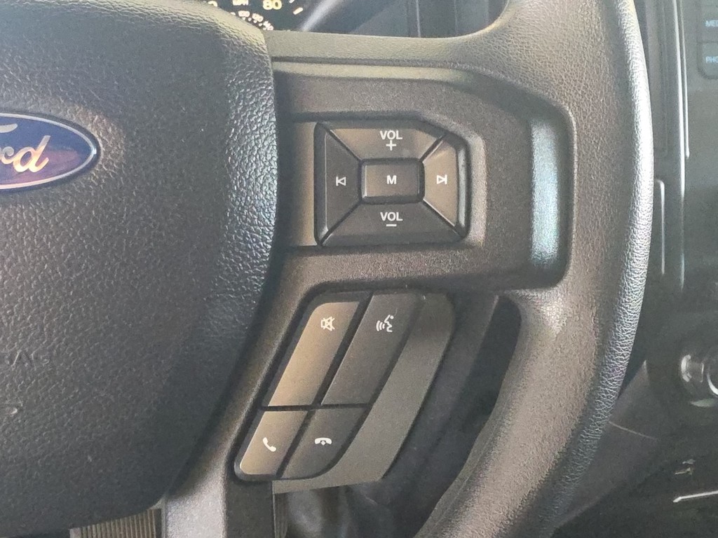 Ford F-150 Vehicle Full-screen Gallery Image 29