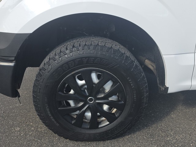 Ford F-150 Vehicle Full-screen Gallery Image 10