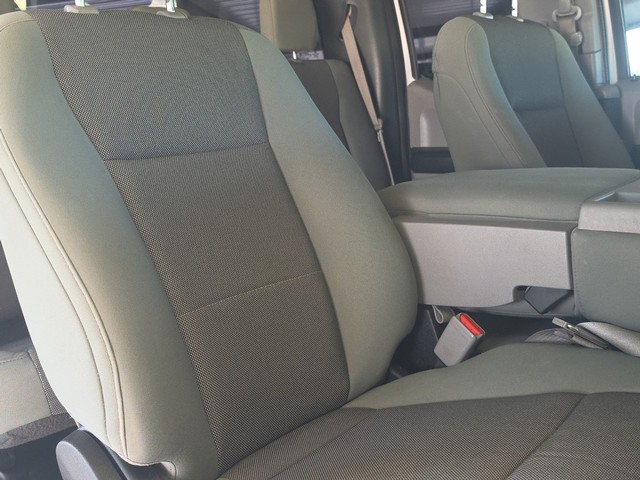 Ford F-150 Vehicle Full-screen Gallery Image 19